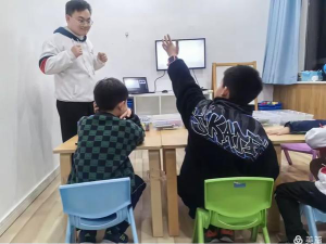 眉山市东坡区韦伯科创培训学校有限公司户外活动场地