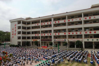 高州市榭村小学户外活动场地