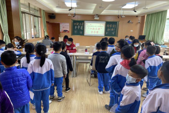 睦岗镇中心小学户外活动场地