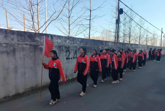 甘肃省庆城县卅铺镇阜城初级中学户外活动场地