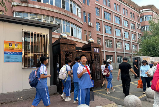 宝坻区口东中学户外活动场地