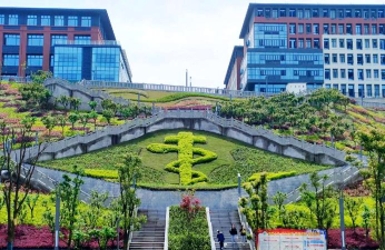 重庆三峡医药高等专科学校户外活动场地