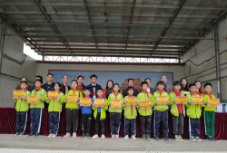 吴川市塘缀镇冷水小学户外活动场地