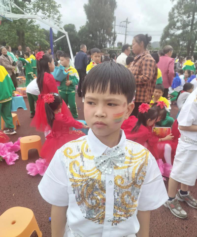 仁寿县彰加镇八洞幼儿园户外活动场地