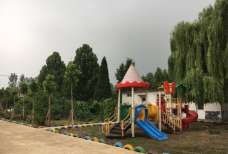 大张幼儿园户外活动场地