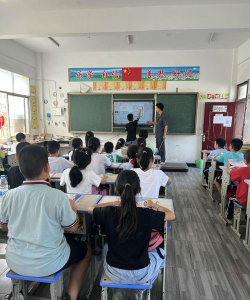 净潭小学户外活动场地
