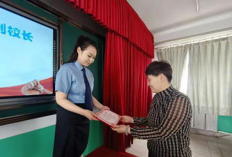 葫芦岛市连山区锦郊乡初级中学户外活动场地