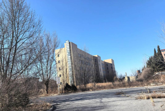 大连经济技术开发区得胜高级中学户外活动场地