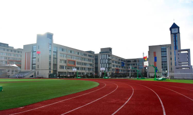 成都市青白江区玉虹中学校户外活动场地