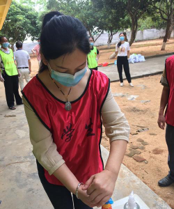 遂溪县草潭镇钗仔小学户外活动场地