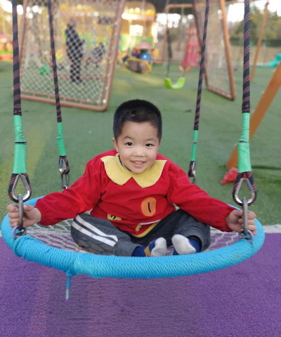 什邡市四平镇陈洪俊幼儿园户外活动场地