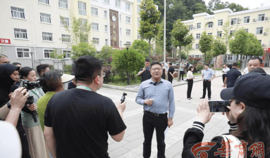 务本中学户外活动场地