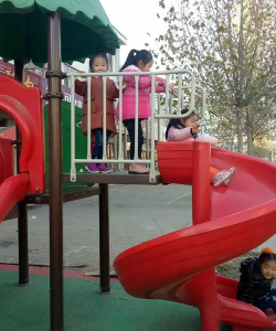 红蜻蜓幼儿园户外活动场地