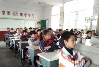芝山中心小学户外活动场地