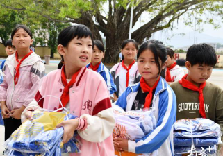 海丰县莲花山镇中心小学户外活动场地