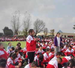 平武县坝子乡初级中学校户外活动场地
