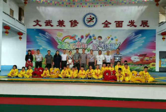 广宁县石涧镇中心小学户外活动场地