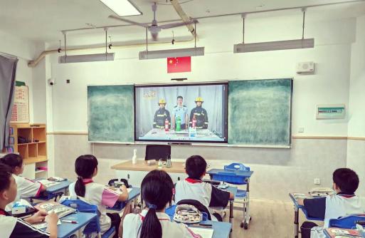 星火学校户外活动场地