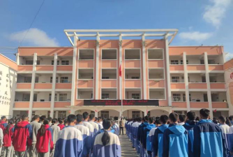 盘龙初中户外活动场地