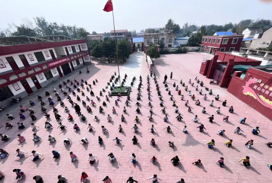 长丰县闫湖小学户外活动场地