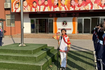 小五站庆云学校户外活动场地