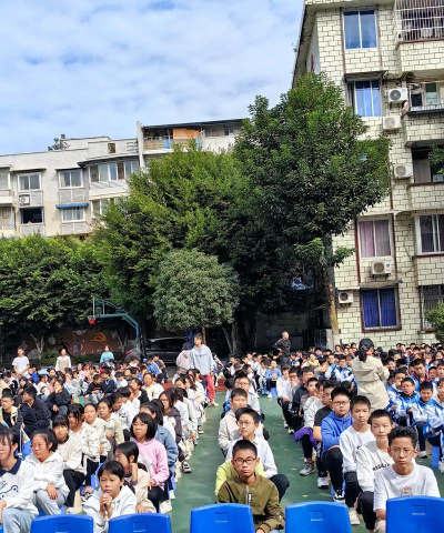 乐山市第七中学户外活动场地