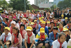 华宁县宁州镇甸尾小学户外活动场地