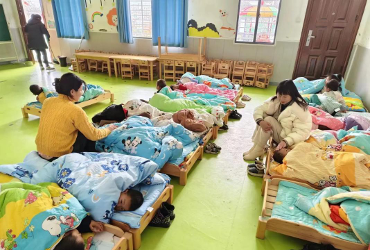 彭州市三邑乡倒湾村幼儿园户外活动场地