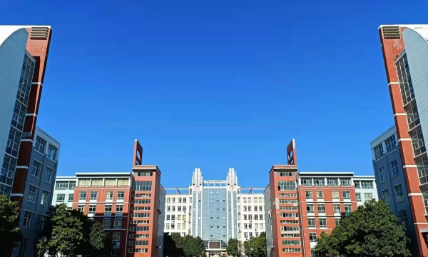 焦作大学户外活动场地