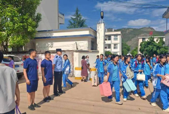 施甸县万兴乡中心学校户外活动场地