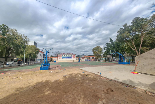 五华县周江镇龙洞教学点户外活动场地