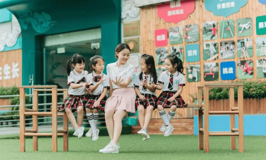 双流县公兴镇果园幼儿园户外活动场地