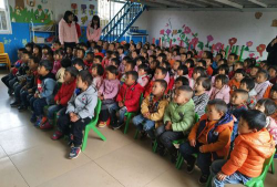 师宗县彩云镇民办幼儿园户外活动场地