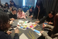 自贡市自流井区明明堂艺术培训学校有限公司户外活动场地