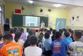 梓林小学户外活动场地
