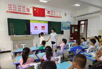 清新县第三小学户外活动场地