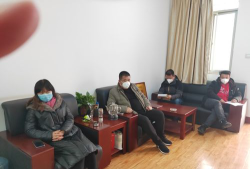 三里镇李后初中户外活动场地