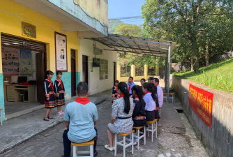 那梭中学户外活动场地