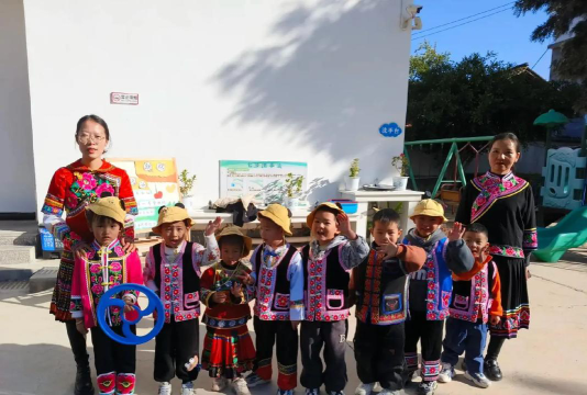 陇川县章凤镇幼儿园户外活动场地