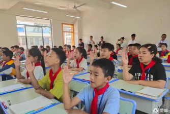 龙窝镇宝洞小学双下第二教学点户外活动场地
