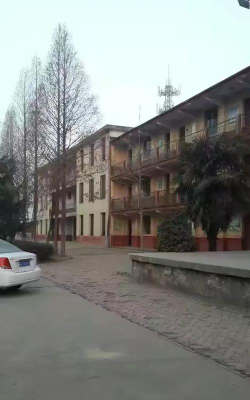 户县庞兴初级中学户外活动场地