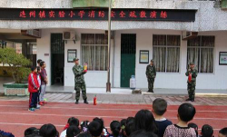 连州镇实验小学户外活动场地