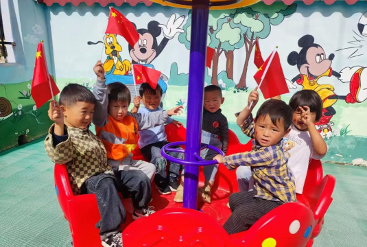 昆明经济技术开发区向日葵幼儿园户外活动场地