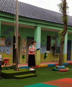 筠连镇民艮江幼儿班户外活动场地