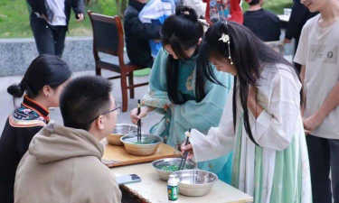 凌云县沙里中学户外活动场地