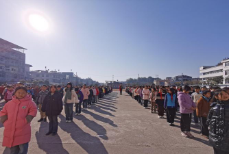 宁蒗县红旗中心完小户外活动场地