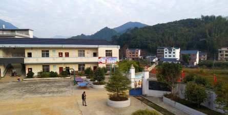 阳西县程村镇中心小学户外活动场地