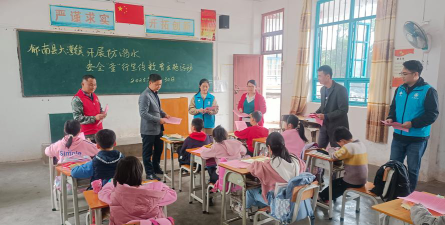 广西来宾市兴宾区大湾乡初级中学户外活动场地
