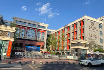 龙宝中学户外活动场地