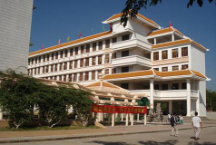 明江中学户外活动场地